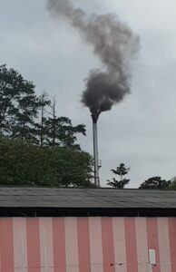 Texstil Adi Mitra Dinamika (AMD) Cerobong  mengeluarkan asap hitam 