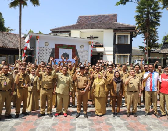 Sekda Garut Resmi Buka Semerbak Perkin untuk Peringati HUT ke-79 RI