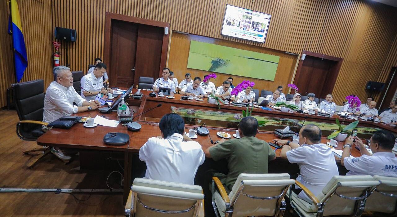 Pj Wali Kota Bandung Dalam Setahun Raih 98 Penghargaan: Untuk Pelayanan Publik dan Kepuasan Masyarakat Harus Meningkat