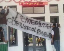 KANTOR DESA CIJENGKOL DI SEGEL WARGA