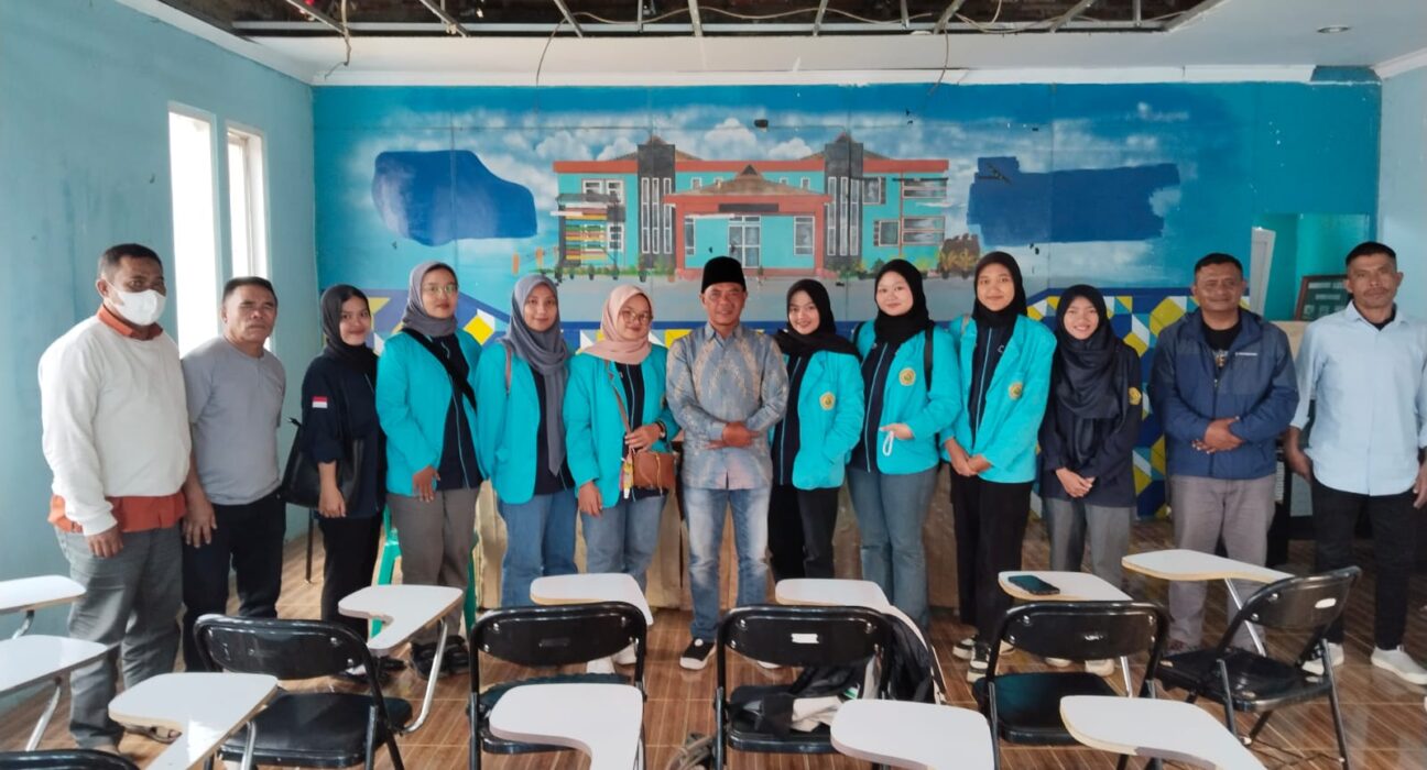 Universitas  Bale Bandung Adakan Kunjungan Ke Desa Cibeureum Pasca Bencana Gempa Bumi