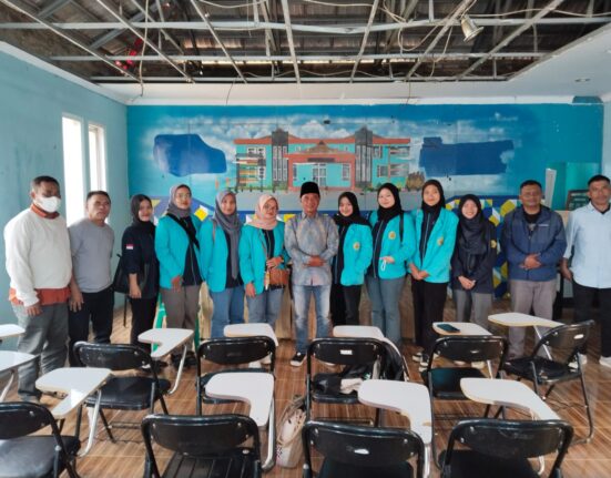 Universitas  Bale Bandung Adakan Kunjungan Ke Desa Cibeureum Pasca Bencana Gempa Bumi
