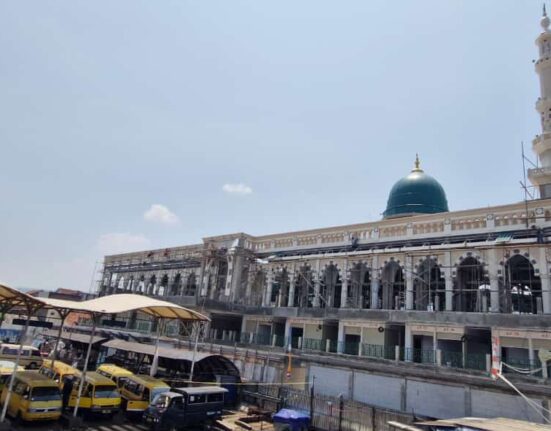 MEMBERITAHUKAN BAGI PARA PEDAGANG TPBS ALUN-ALUN PASAR SEHAT BANJARAN