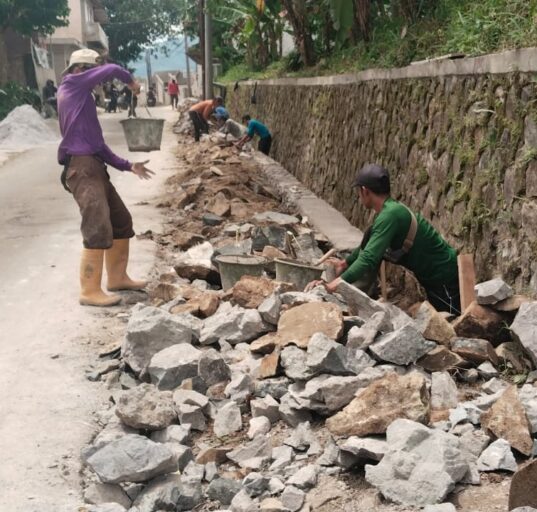 Ditemukan Nihil Papan Informasi, Proyek Drainase Jalan Batukarut-Sadah Diduga Langgar Peraturan