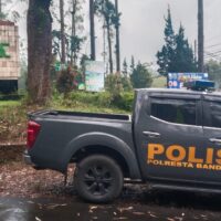 Kehadiran Aparat Keamanan Di Tengah Masyarakat Sebagai Wujud Komitmen Memberikan Perlindungan Dan Pelayanan Di Objek Wisata