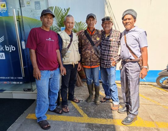 Warga Kab. Bandung Keluhkan Mekanisme Pencairan Insentif RT/RW via Bank BJB, Minta Dikembalikan ke Sistem Manual