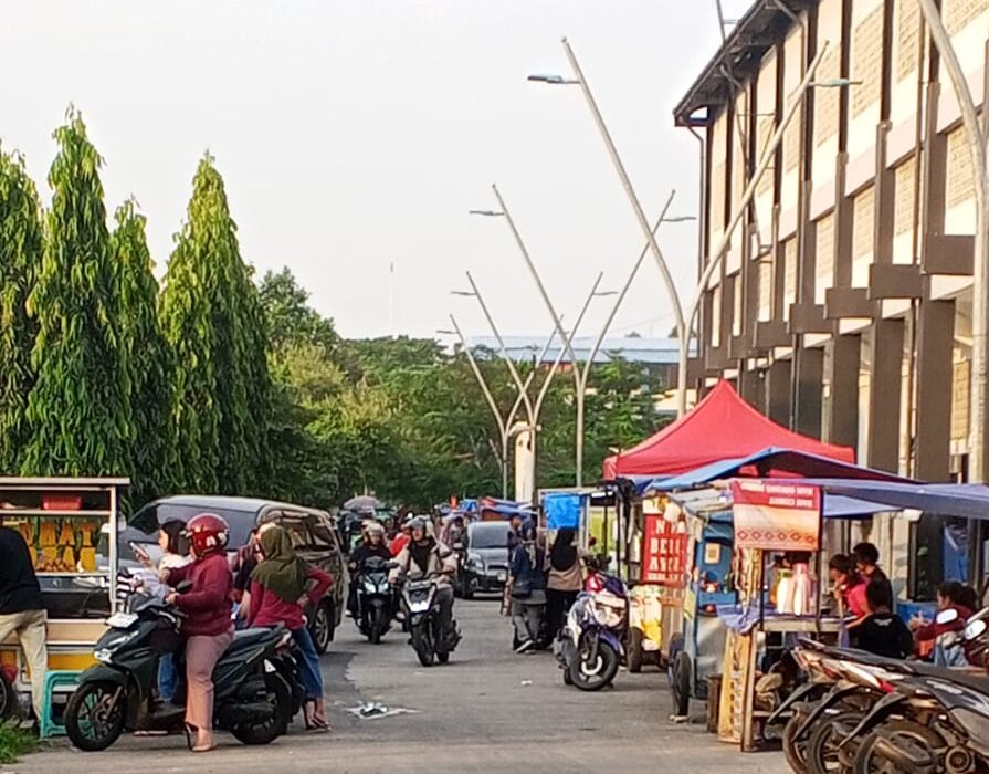 Warga Nilai Penertiban PKL GOR Gondrong Berjalan Lambat,