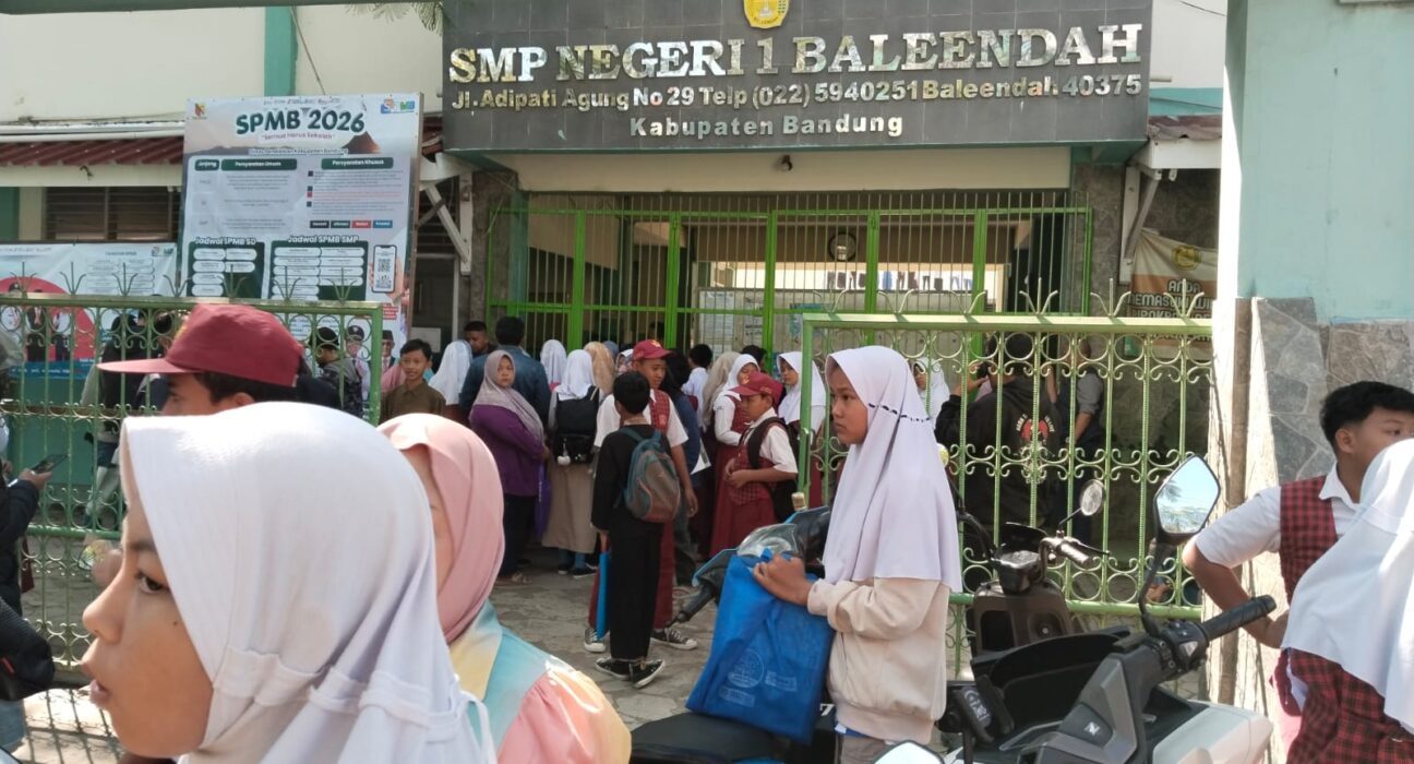 SPMB 2026: Hari Pertama Pendaftaran di SMPN 1 Baleendah Dipadati Calon Siswa dan Orang Tua