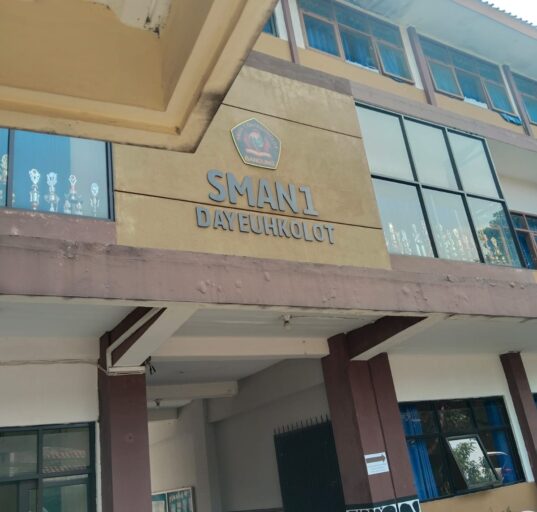 Diduga Enggan Ditemui Soal Pola SPMB, Kepsek SMAN 1 Dayeuhkolot Dikeluhkan Orang Tua Siswa