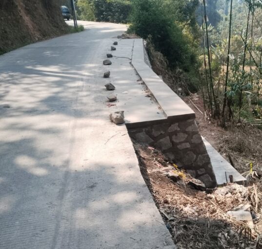 Pembangunan TPT di Jalan Legokkole Rawabogo Disorot Warga, Selesai Tanpa Papan Informasi Proyek