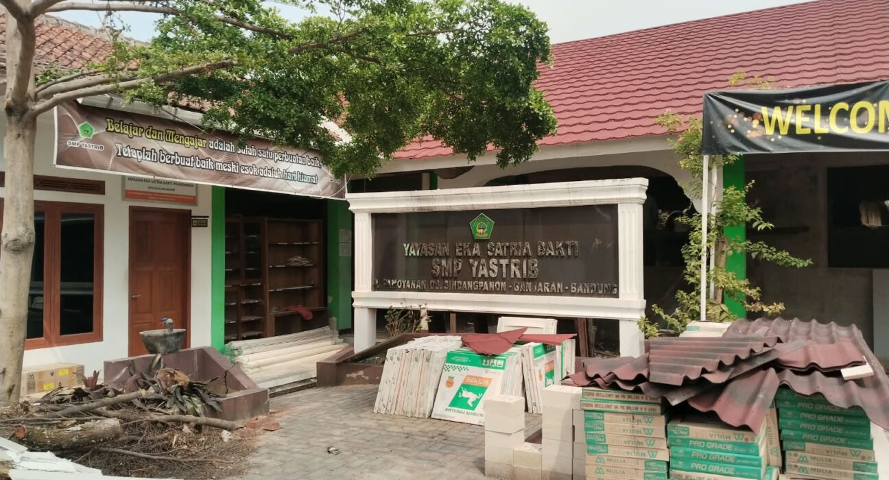 Revitalisasi SMP Yastrib Disorot Publik Proyek Tanpa Papan Informasi Bak "Siuman"