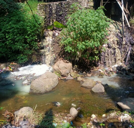 Resah Limbah Cair Dibuang ke Sungai, Warga Desa Panyocokan Keluhkan Pabrik Tahu di Ciwidey