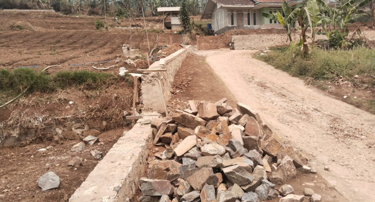 Lagi-Lagi Proyek Siluman,Tanpa Papan Informasi Di Desa Cihawuk : Lemahnya Pengawasan Dari Dinas Atau Instansi Terkait