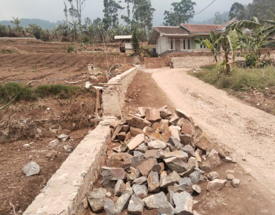 Lagi-Lagi Proyek Siluman,Tanpa Papan Informasi Di Desa Cihawuk : Lemahnya Pengawasan Dari Dinas Atau Instansi Terkait