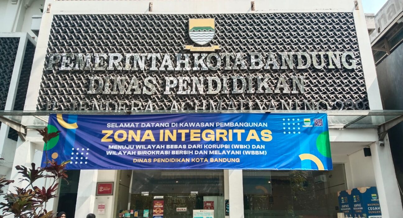 Diduga Intervensi Keluarga Korban, Kadisdik Kota Bandung Dinilai Arogan dan Tertutup