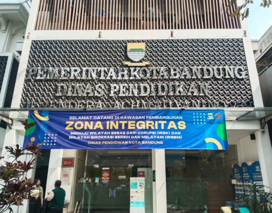 Diduga Intervensi Keluarga Korban, Kadisdik Kota Bandung Dinilai Arogan dan Tertutup